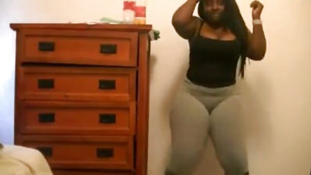 يحتوي Brandy Love Big Tit MILF على غرفة للإيجار. عندما يحين موعد سكس كلاسيكي مترجم الإيجار. فحم الكوك الخاص بك سوف تفعل!